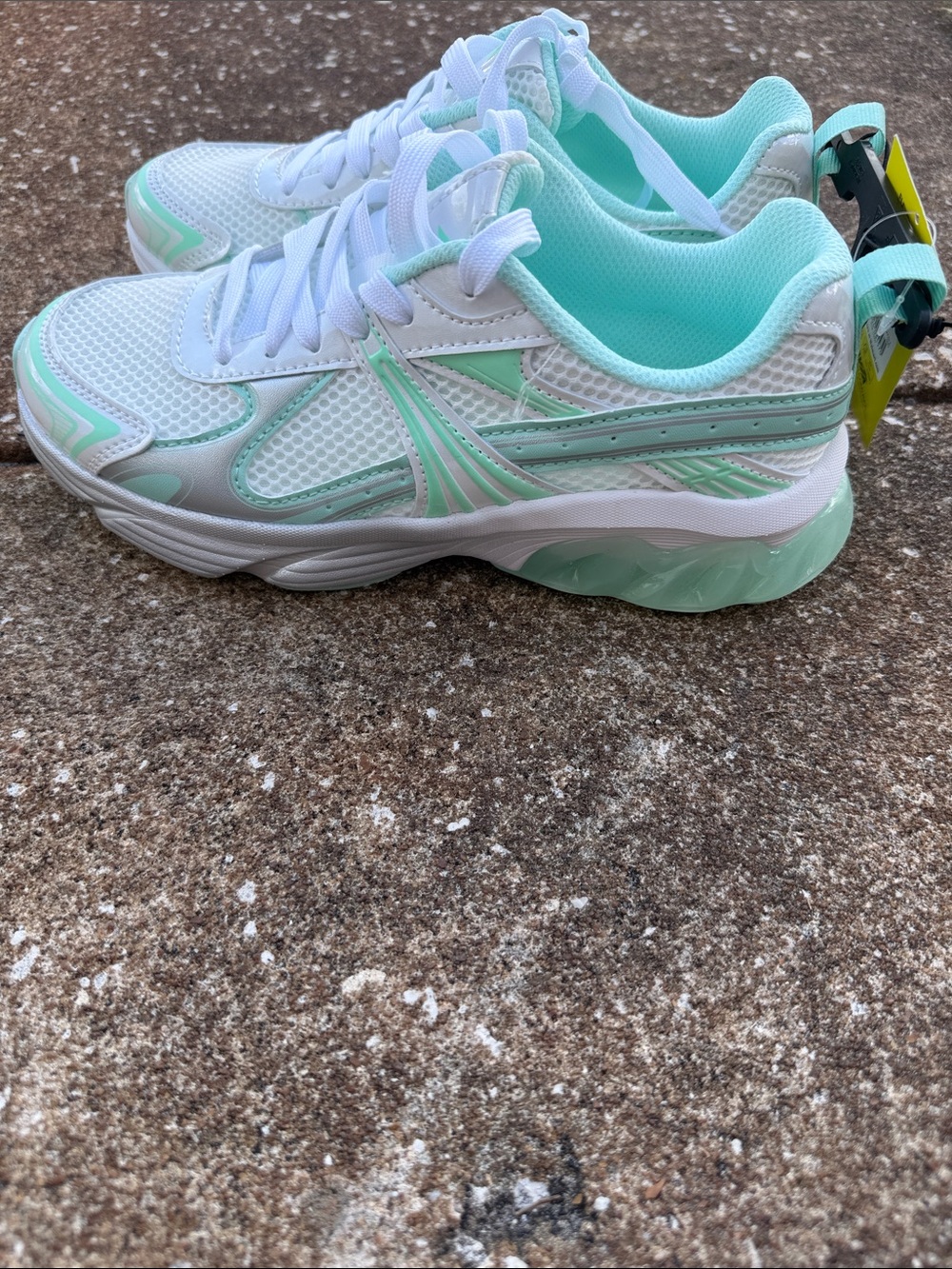 Avia Women's White and Mint Green Sneakers. Size 6.5 Women’s NEW - Picture 3 of 9